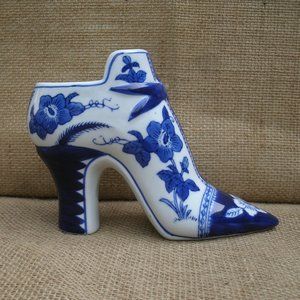 Vintage Berkshire Blue & White Floral Stoneware Shoe Figurine Planter